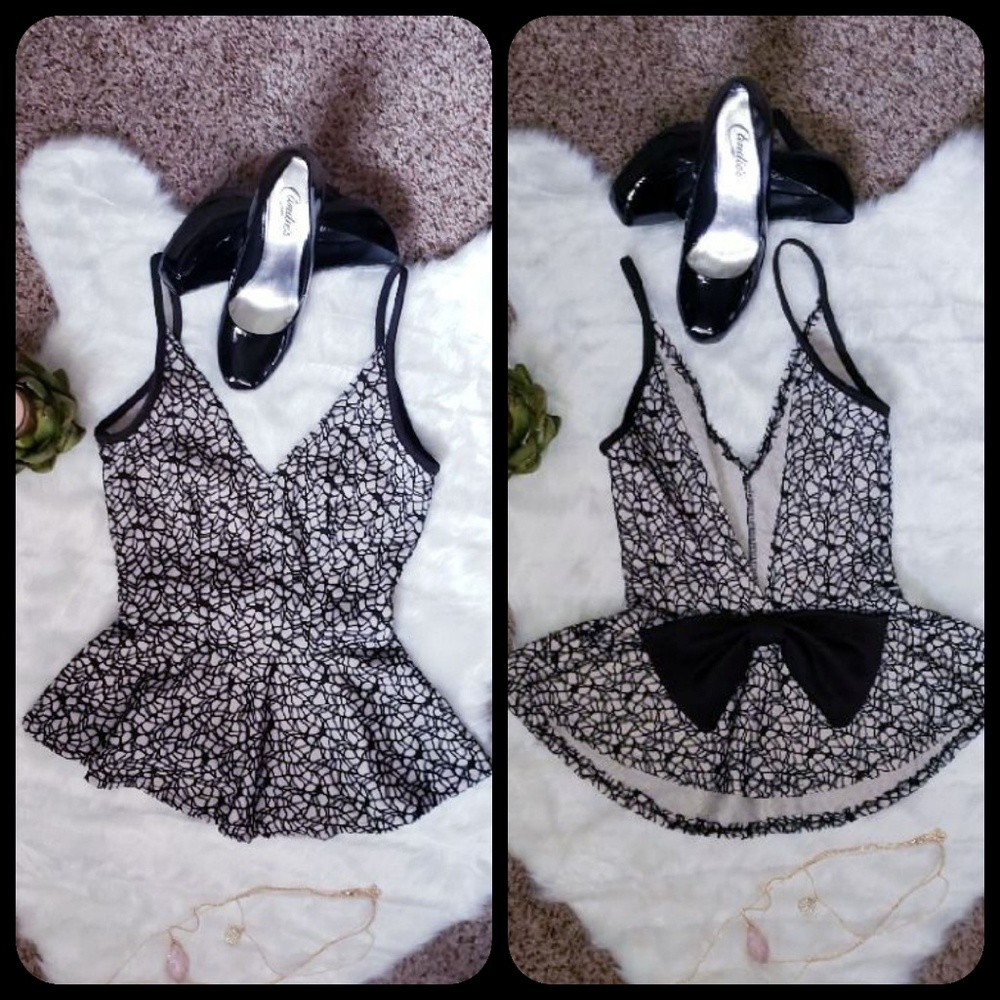 Stunning Mosaic Textured Bow Back Peplum Tank